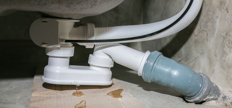 Kád lefolyó cseréje új szifon beszerelésével